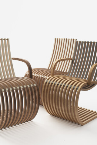 Chaise en lamelles de contreplaqué moulé gainées de cuir