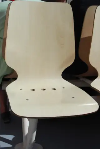 Coque en contreplaqué moulé, plaqué en stratifié