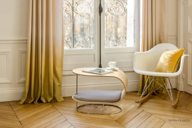 Table et lit pour animaux de compagnie