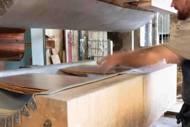 Pressage pièces en stratifié
